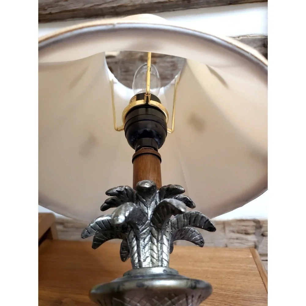 Classic Pineapple Table Lamp - Neutral Shade, Tropical Decor